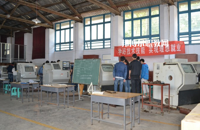 貴州鐵路技術(shù)學(xué)校2022年報(bào)名條件、招生要求、招生對象