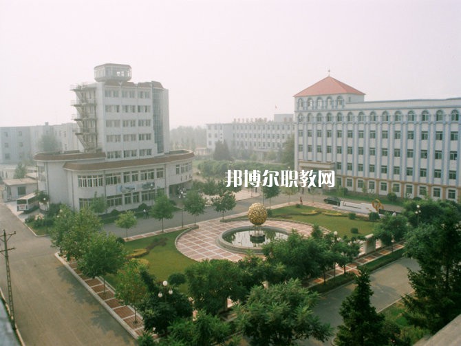 重慶市紡織技工學(xué)校2022年學(xué)費(fèi)、收費(fèi)多少 