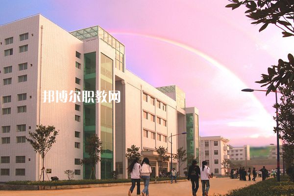 重慶五里店職業(yè)中學(xué)怎么樣、好不好
