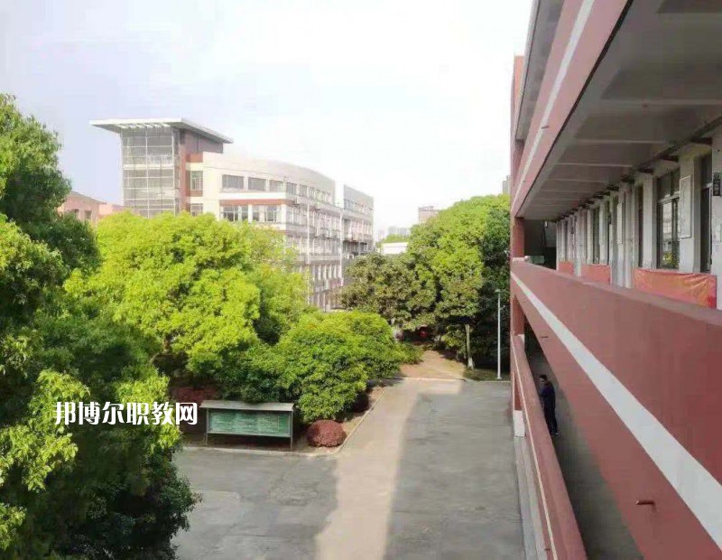 江陰商業(yè)中等專業(yè)學校2022年報名條件、招生要求、招生對象