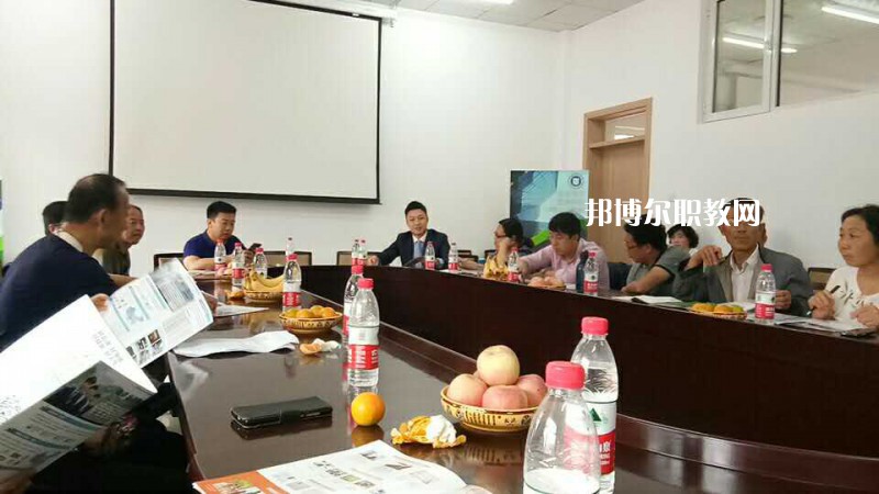 秦皇島渤?？萍贾械葘I(yè)學校2022年招生辦聯(lián)系電話