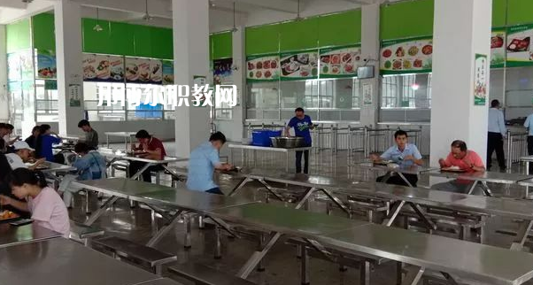貴州貴陽(yáng)經(jīng)貿(mào)職業(yè)學(xué)校2022年報(bào)名條件、招生要求、招生對(duì)象
