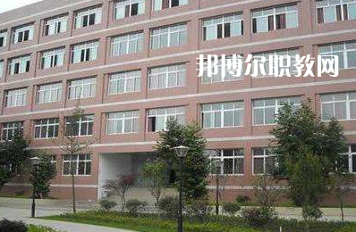 六盤水現(xiàn)代職業(yè)技術(shù)學(xué)校2022年報(bào)名條件、招生要求、招生對(duì)象