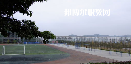 閬中江南高級(jí)職業(yè)中學(xué)怎么樣，好不好