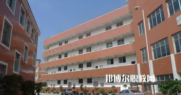 普安縣技工學(xué)校2022年報名條件、招生要求、招生對象