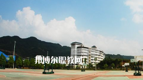 銅仁工業(yè)學(xué)校2022年報(bào)名條件、招生要求、招生對象