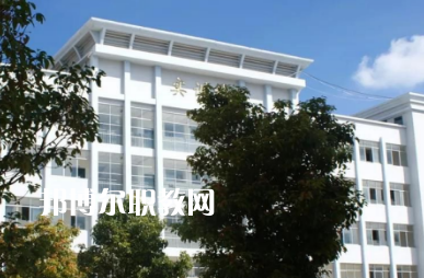 鹽源職業(yè)技術中學校2022年報名條件、招生要求、招生對象