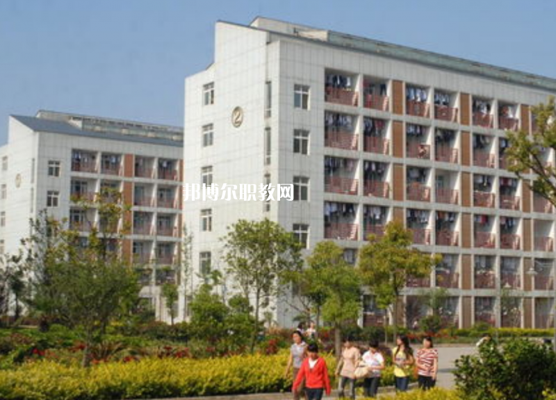 保山市昌寧縣職業(yè)技術(shù)學(xué)校2022年學(xué)費(fèi)、收費(fèi)多少