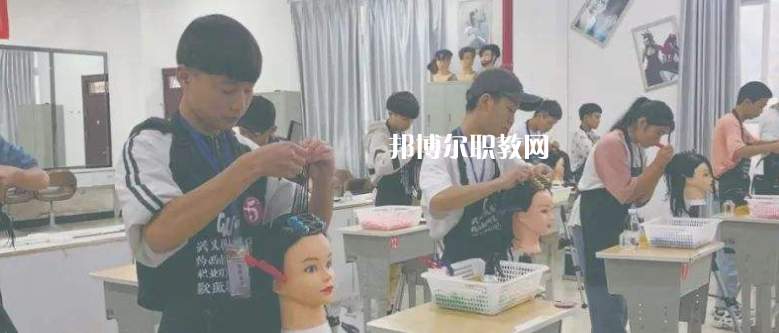 都勻工商管理學(xué)校2022年學(xué)費(fèi)、收費(fèi)多少