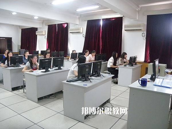 張家口科技職業(yè)學(xué)校2022年學(xué)費(fèi)、收費(fèi)多少