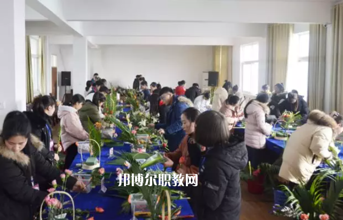 安徽省阜陽農(nóng)業(yè)學(xué)校2022年報(bào)名條件、招生要求、招生對(duì)象