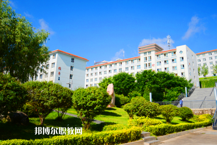 元陽縣民族職業(yè)高級中學(xué)2022年學(xué)費(fèi)、收費(fèi)多少