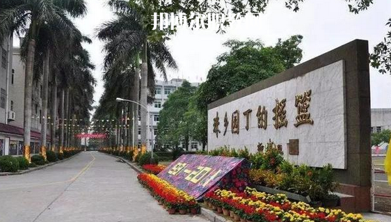 欽州合浦師范學(xué)校2022年報名條件、招生要求、招生對象