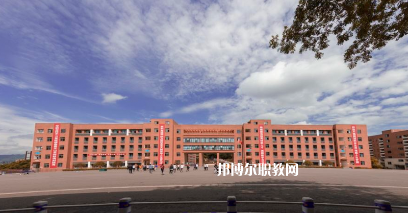 重慶綦江職業(yè)教育中心2022年學費、收費多少