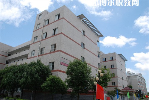 太湖職業(yè)技術學校2022年報名條件、招生要求、招生對象
