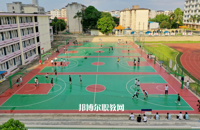 文山衛(wèi)生學校2022年學費、收費多少