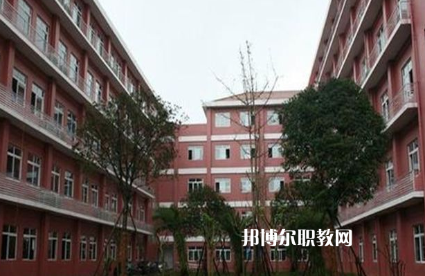云南國(guó)防技校2022年學(xué)費(fèi)、收費(fèi)多少