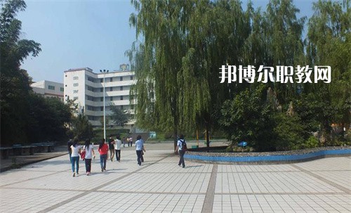 大理衛(wèi)生學(xué)校2022年學(xué)費(fèi)、收費(fèi)多少