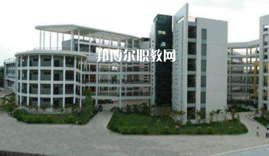 成都中醫(yī)藥大學(xué)附屬學(xué)校龍泉校區(qū)怎么樣、好不好