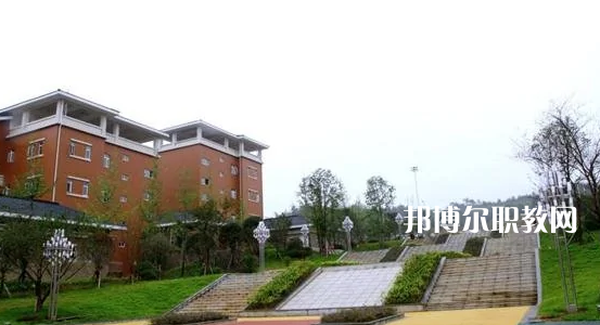廣東新興中藥學(xué)校2022年報(bào)名條件、招生要求、招生對(duì)象