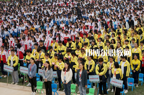 湖南醫(yī)藥職業(yè)中等專業(yè)學(xué)校2022年報名條件、招生要求、招生對象