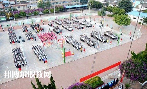 云龍縣民族職業(yè)高級中學報名條件、招生要求、招生對象