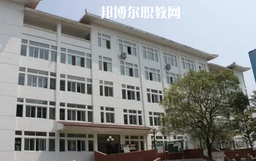 恩施衛(wèi)生學校2022年報名條件、招生要求、招生對象