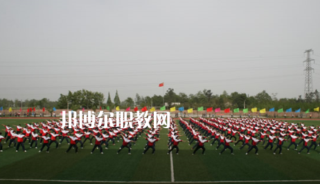 武漢衛(wèi)生學(xué)校2022年報(bào)名條件、招生要求、招生對象