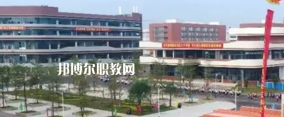廣西醫(yī)科大學(xué)附設(shè)玉林衛(wèi)生學(xué)校2022年報(bào)名條件、招生要求、招生對(duì)象