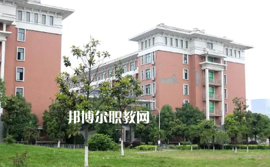 湖北機械工業(yè)學校2022年報名條件、招生要求、招生對象