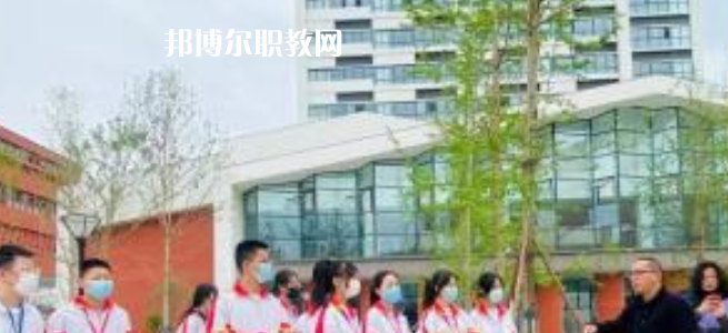 成都職業(yè)技術學校2023年報名條件、招生要求、招生對象