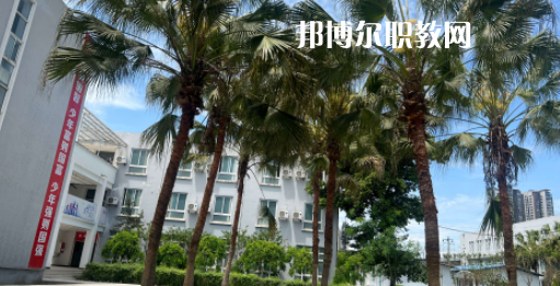 成都光華技工學校地址在哪里，哪個地區(qū)，哪個城市?