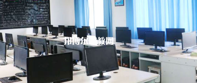 眉山市華興技工學(xué)校地址在哪里，哪個(gè)地區(qū)，哪個(gè)城市?