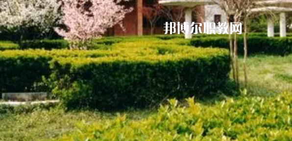 江蘇印刷技工學(xué)校地址在哪里，哪個地區(qū)，哪個城市?