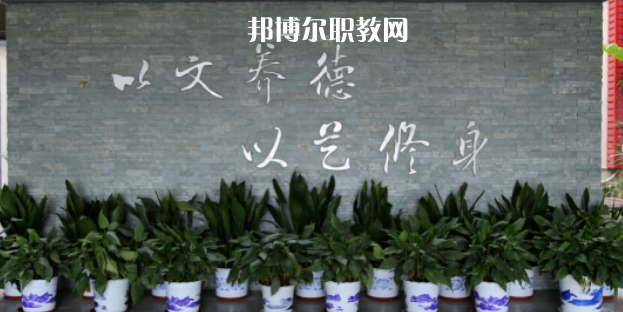 張家港市舞蹈學(xué)校地址在哪里，哪個地區(qū)，哪個城市?