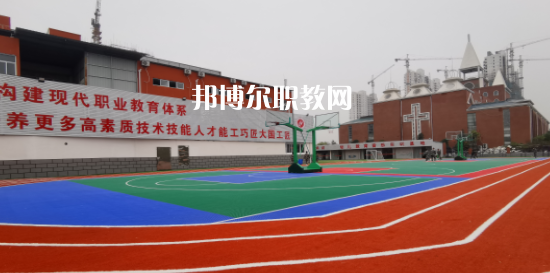 淮安市淮航技工學(xué)校地址在哪里，哪個地區(qū)，哪個城市?