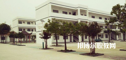 盱眙縣東方職業(yè)高級中學(xué)地址在哪里，哪個地區(qū)，哪個城市?