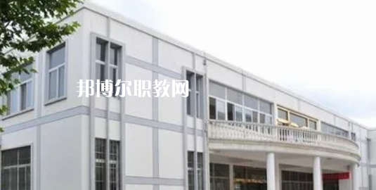 江蘇省金湖中等專業(yè)學(xué)校地址在哪里，哪個(gè)地區(qū)，哪個(gè)城市?