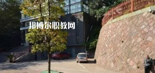金華藝術(shù)學(xué)校地址在哪里，哪個(gè)地區(qū)，哪個(gè)城市?