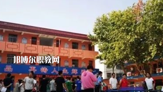 陜西渭南商貿(mào)技工學(xué)校地址，乘車路線