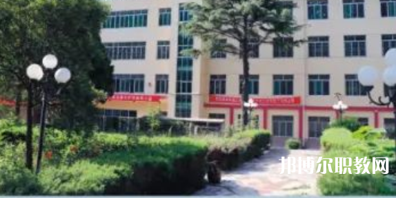 寶雞秦華職業(yè)技術(shù)學校地址，乘車路線