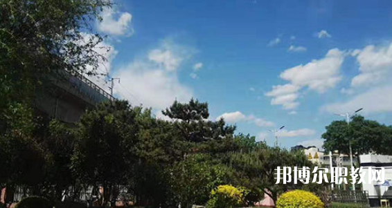 唐山市豐南區(qū)中等專業(yè)學(xué)校地址，乘車路線