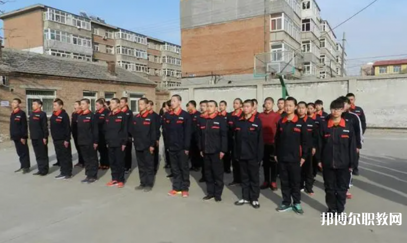 張家口靚典中等職業(yè)學(xué)校地址，乘車路線