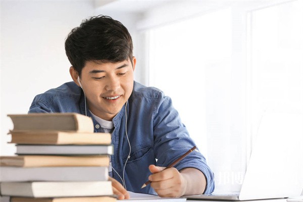 湖南哪里的中專學(xué)校能讀計算機軟件工程專業(yè)