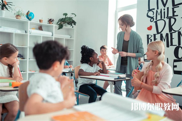 廣東哪里的中專學(xué)校能讀社會文化藝術(shù)(戲劇、粵劇、雷劇)專業(yè)