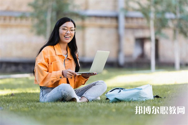 四川哪里的技工學校能讀烹飪（西式烹調(diào)）專業(yè)