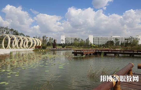 2024鞍山市現(xiàn)代服務(wù)學(xué)校招生計(jì)劃 招生人數(shù)是多少(附要求、條件、對(duì)象)