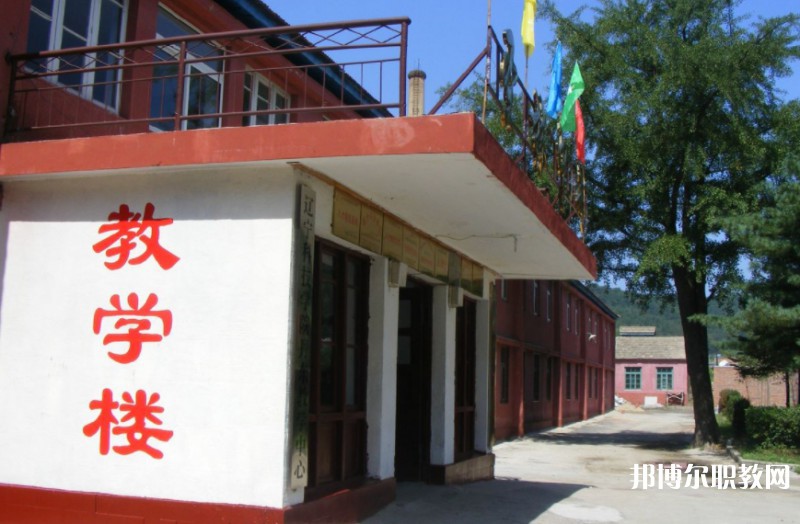 2024丹東市圣林中等職業(yè)技術(shù)專業(yè)學(xué)校招生計(jì)劃 招生人數(shù)是多少(附要求、條件、對(duì)象)