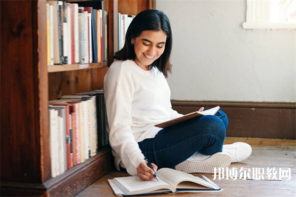 貴州哪里的職業(yè)學(xué)校能讀中醫(yī)護(hù)理專(zhuān)業(yè)